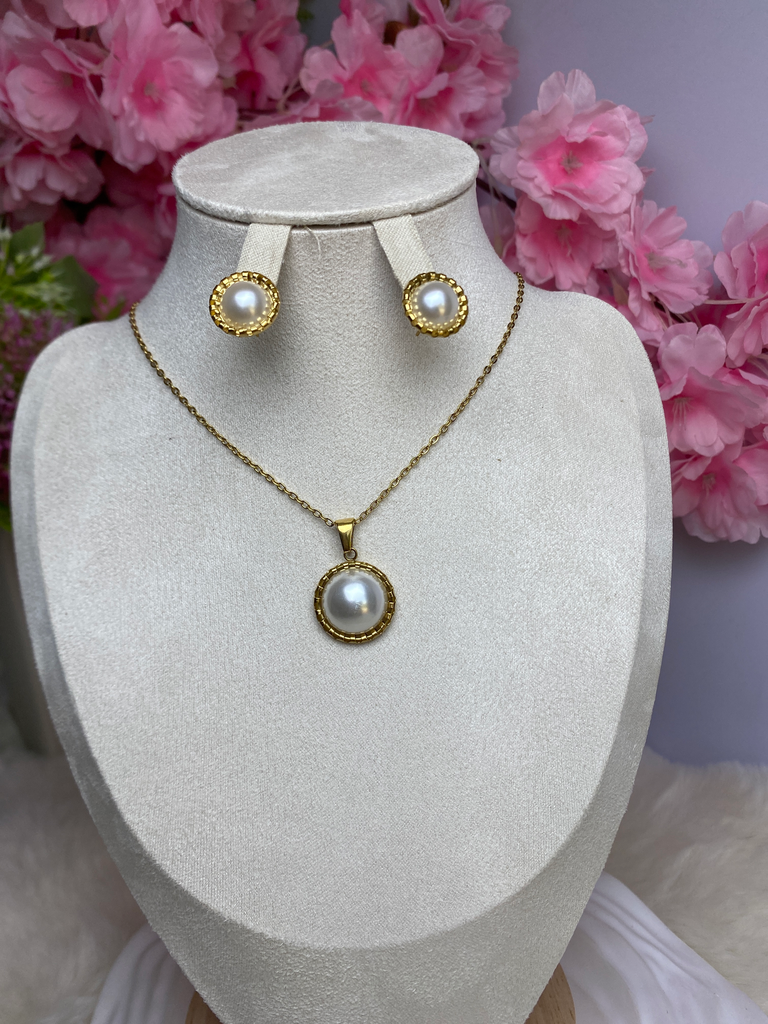 [A0083] Stainless Steel Color: 18k gold plated